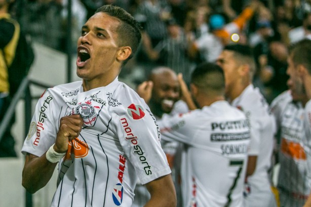 Pedrinho marcou o gol do Corinthians contra o São Paulo, na Arena, pelo Brasileirão