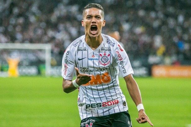 Pedrinho no jogo contra o São Paulo, na Arena Corinthians, pelo Brasileirão