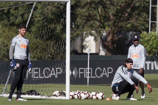Caíque e Cássio no treino de hoje no CT Joaquim Grava
