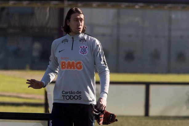 Cássio no treino desta segunda-feira no CT Joaquim Grava após vitória sobre o São Paulo