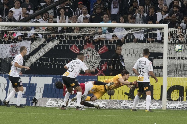 Cássio trabalhou pouco no jogo contra o São Paulo, pelo Brasileirão, na Arena Corinthians