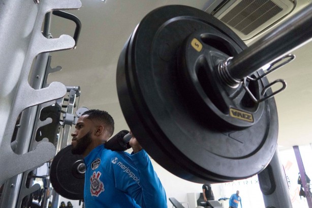 Everaldo no treino de hoje no CT Joaquim Grava