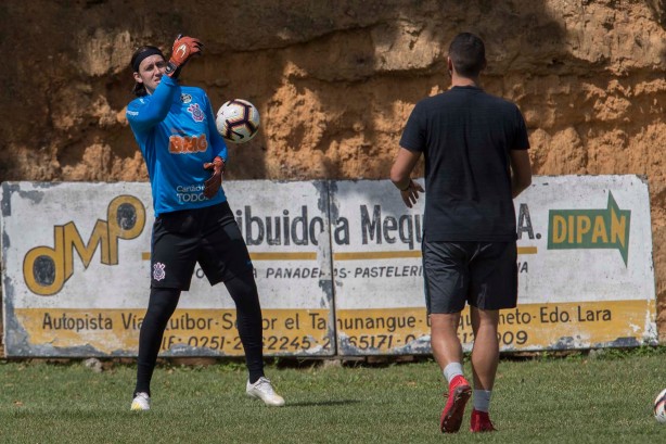 Cássio no treino na Venezuela antes do jogo contra o Deportivo Lara