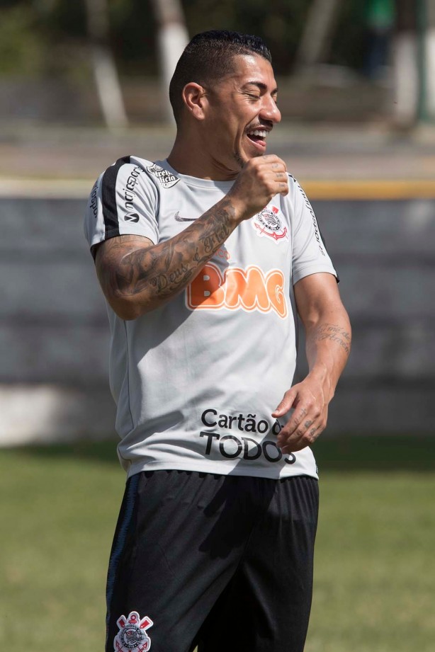 Ralf no último treino do Corinthians antes do duelo contra o Deportivo Lara