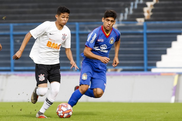 Adson no jogo contra o São Caetano, pelo Campeonato Paulista Sub-20