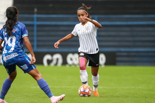 Suellen no jogo contra o Taubaté, pelo Campeonato Paulista Feminino