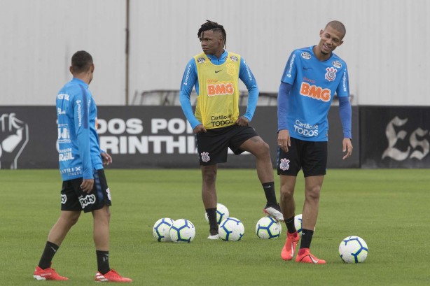 Jesus e João Victor no treino de hoje no CT Joaquim Grava