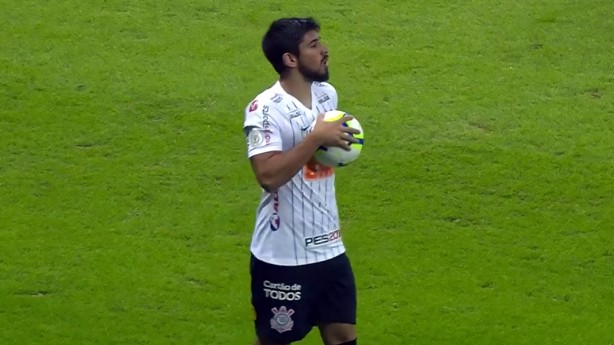 Mndez entrou na lateral para fazer sua estreia pelo Corinthians
