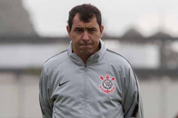 Carille no primeiro treino após eliminação para o Flamengo, pela Copa do Brasil