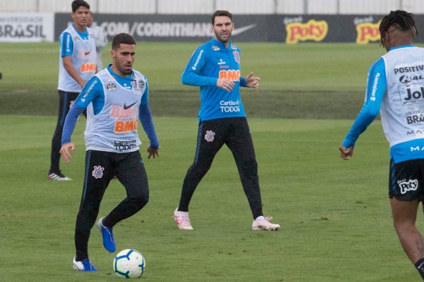 Gabriel e Boselli no primeiro treino após eliminação para o Flamengo, pela Copa do Brasil