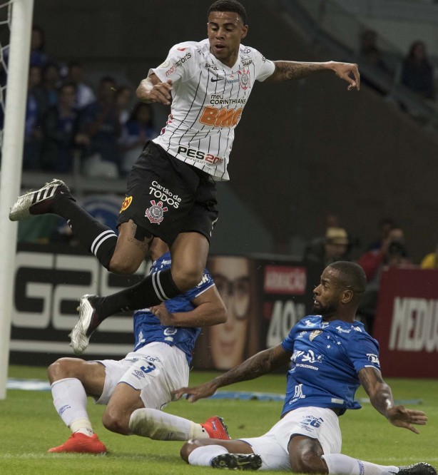 Gustagol no jogo contra o Cruzeiro, pelo campeonato brasileiro