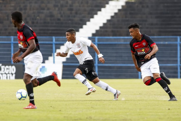 Corinthians ganha do Vitória por 1 a 0 e garante vaga no Brasileiro Sub-17