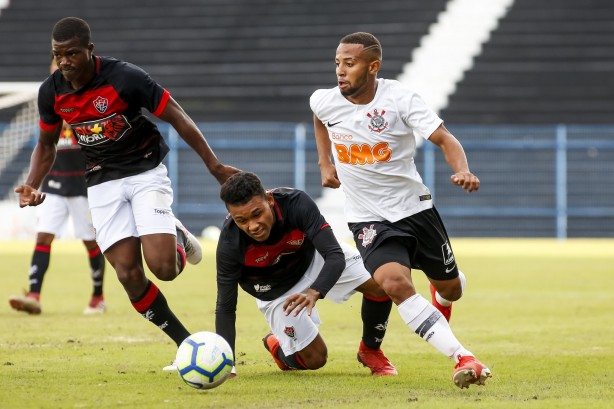 Corinthians venceu o Vitória por 1 a 0 em partida pelo Brasileiro Sub-17
