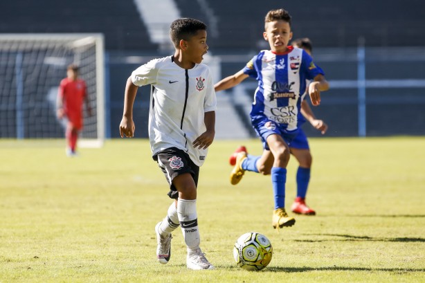 Corinthians enfrenta o Nacional pelo campeonato paulista sub-11