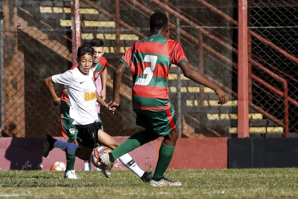 Corinthians saiu na frente, mas cedeu empate para a Portuguesa, pelo Paulista Sub-15