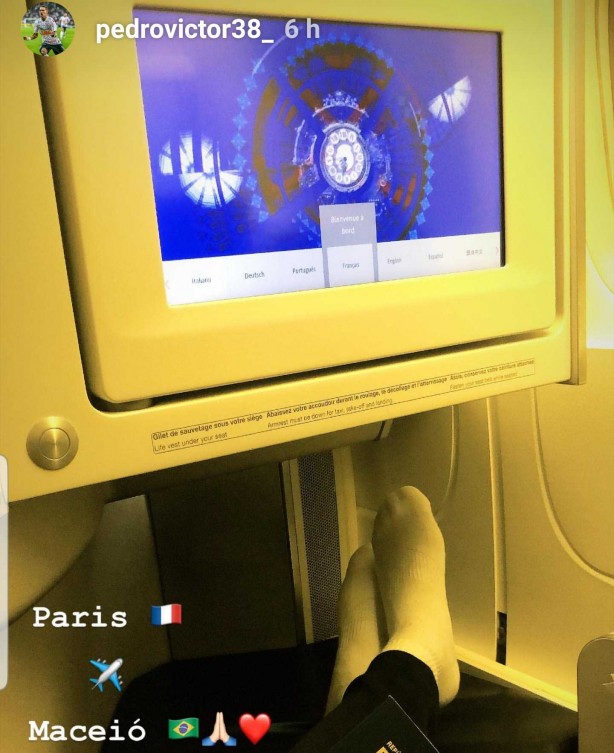Pedrinho viaja durante folga na pausa para a Copa América