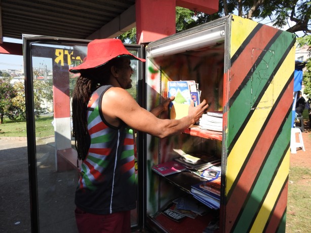 Jamaica criou biblioteca comunitria em suas estaes de TV e rdio