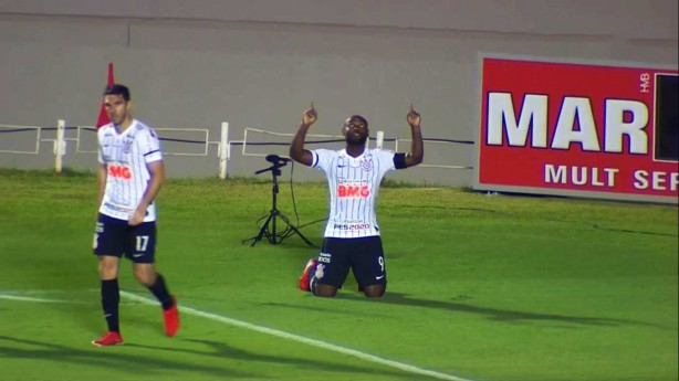 Love marcou na única chance do Timão no jogo