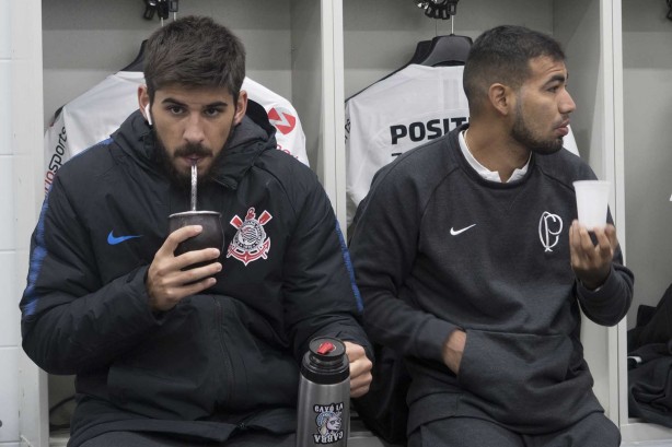 Bruno e Sornoza no vestiário antes do amistoso contra o Londrina