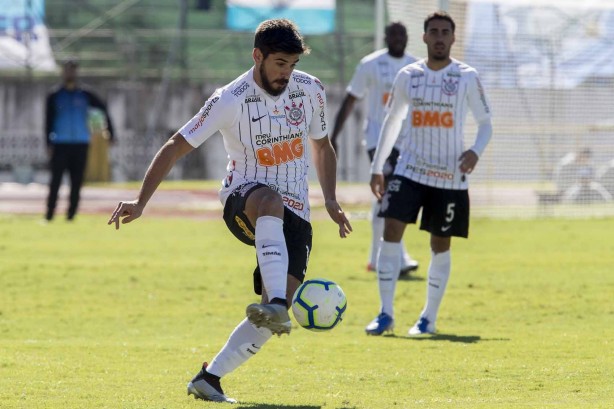 Bruno Méndez atuou fora de posição no amistoso contra o LOndrina