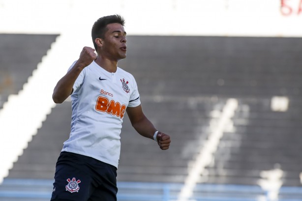 Sandoval marcou quatro vezes contra o Taboão da Serra, pelo Paulista Sub-20