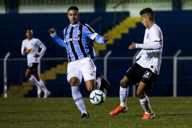 2 a 0 foi o placar do jogo entre Corinthians e Grêmio, pelo Brasileiro Sub-17