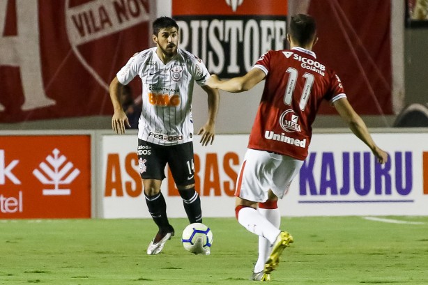 Bruno Méndez durante amistoso contra o Vila Nova