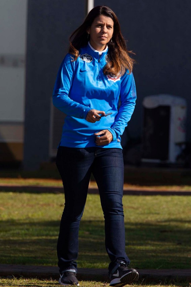 Dra. Ana Carolina Ramos e Côrte, médica no Timão, no treino desta sexta-feira