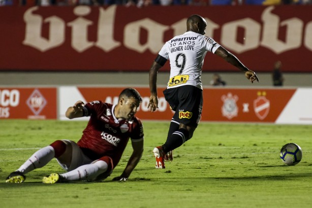 Love durante amistoso entre Vila Nova e Corinthians