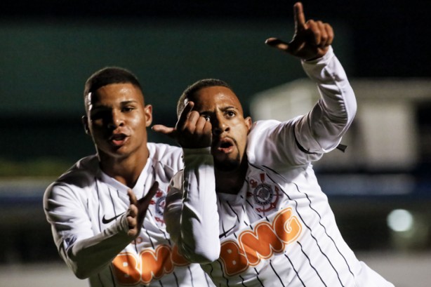 Por 2 a 0, Corinthians vence Grêmio e está a um passo da final do Brasileiro Sub-17