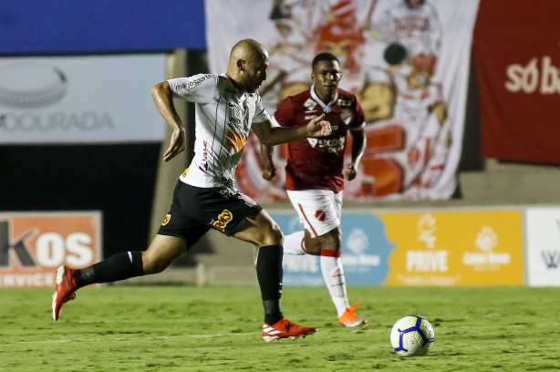 Régis durante amistoso entre Vila Nova e Corinthians