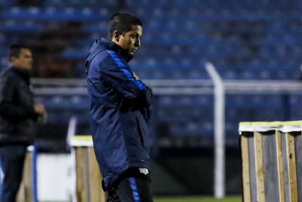 Treinador do Corinthians Sub-17 na vitória contra o Grêmio