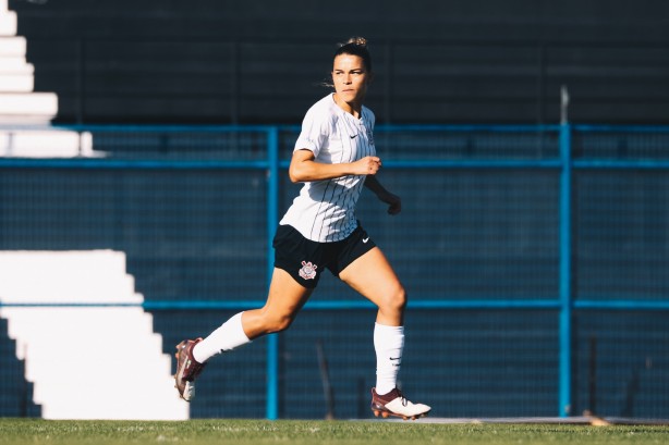 Tamires fez sua estreia com a camisa do Corinthians Feminino, contra o São Francisco
