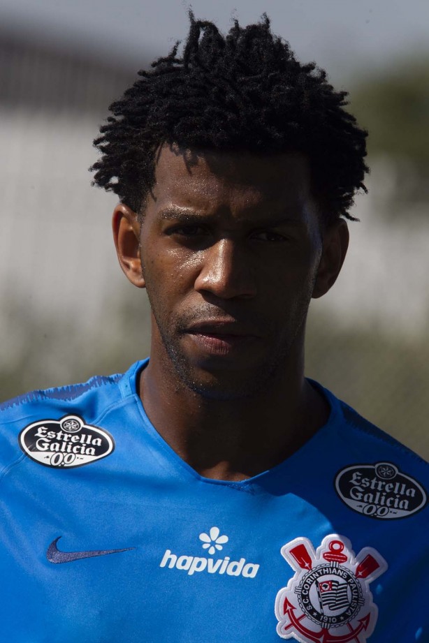 Jogadores do Corinthians treinam nesta sexta-feira