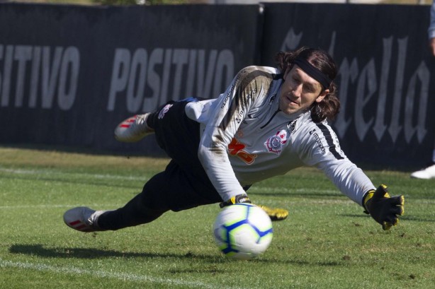 Jogadores do Corinthians treinam nesta sexta-feira