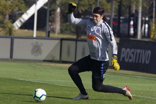 Jogadores do Corinthians treinam nesta sexta-feira