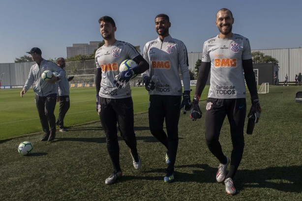 Jogadores do Corinthians treinam nesta sexta-feira