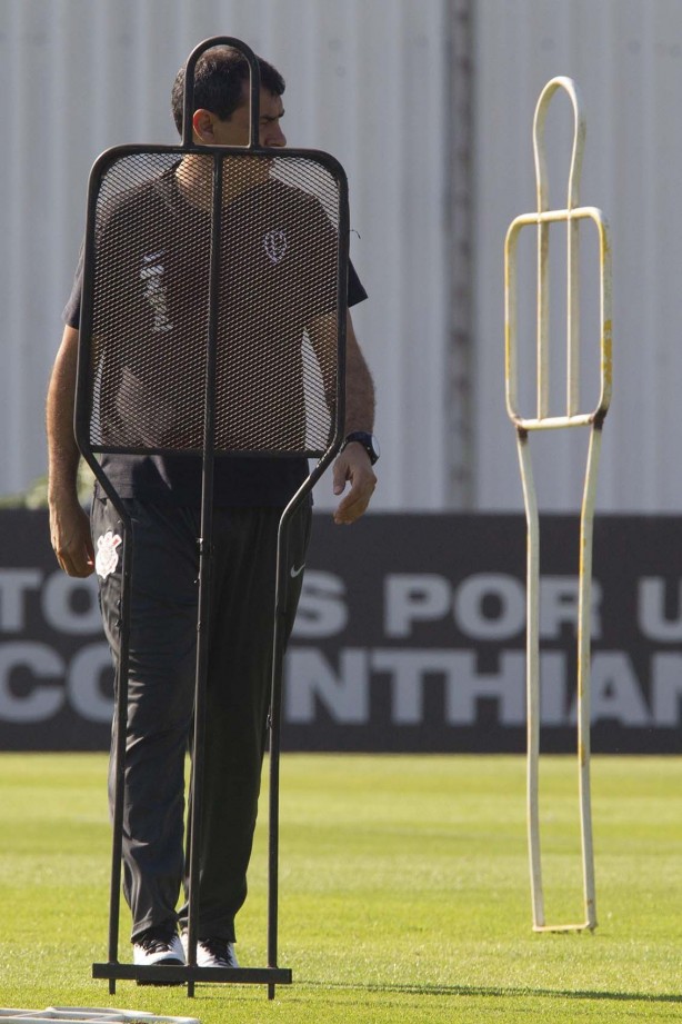Jogadores do Corinthians treinam nesta sexta-feira