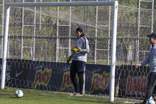 Jogadores do Corinthians treinam nesta sexta-feira