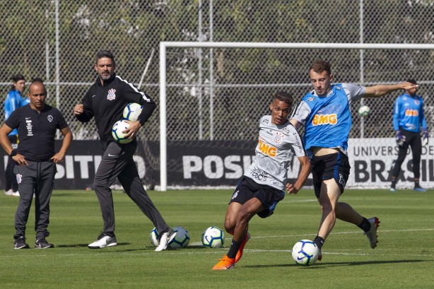 Jogadores no treino deste sábado com foco no CSA pelo brasileiro