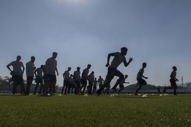 Jogadores no treino deste sábado com foco no CSA pelo brasileiro