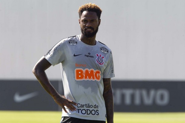 Jogadores no treino deste sábado com foco no CSA pelo brasileiro