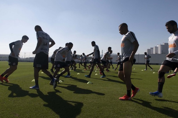 Jogadores no treino deste sábado com foco no CSA pelo brasileiro