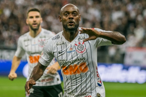 Love anotou o único gol do Corinthians contra o CSA, na Arena