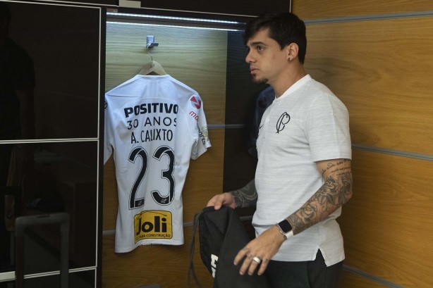Fagner no vestiário antes de Corinthians e CSA, pelo Campeonato Brasileiro