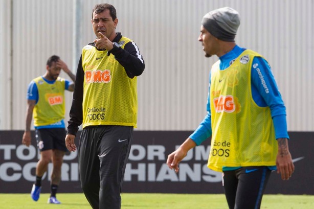 Carille e Gabriel no treino desta quarta-feira, no CT Joaquim Grava