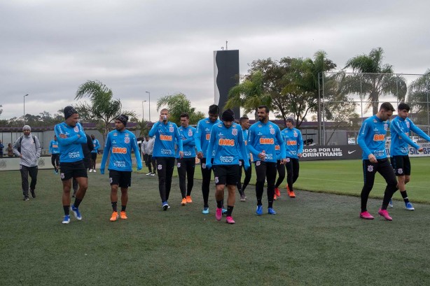 Jogadores do Timão, no CT Joaquim Grava, durante treino desta quarta-feira
