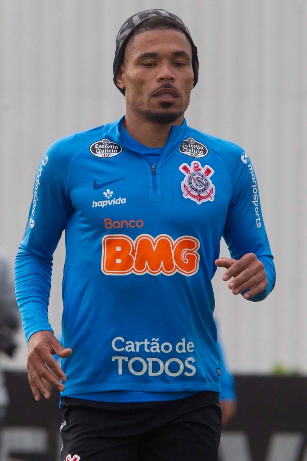 Júnior Urso no treino desta quarta-feira, no CT Joaquim Grava