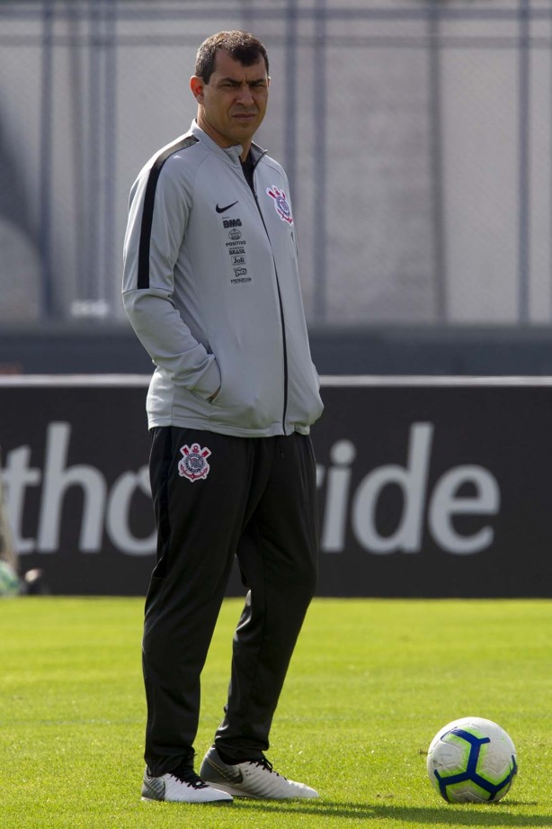 Carille no último treino antes do jogo contra o Flamengo, pelo Brasileirão