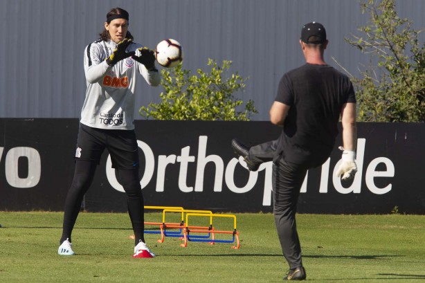 Cássio no treino desta terça-feira no CT Joaquim Grava